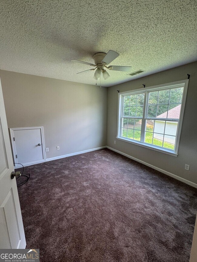 Building Photo - 520 Millbrook Villa Dr