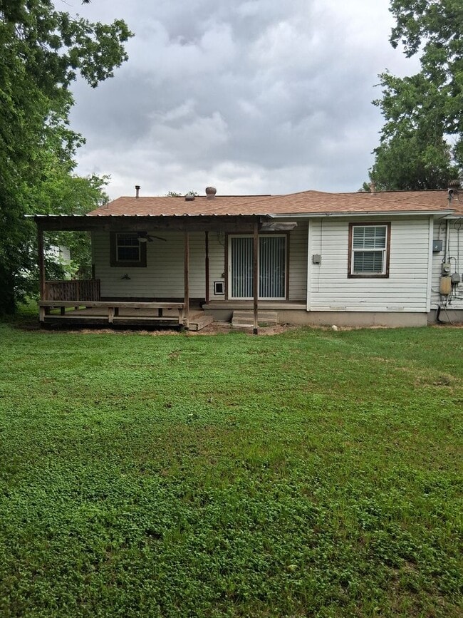 Building Photo - 1414 Alta Mira Dr