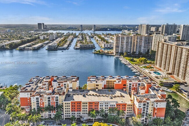 Building Photo - 17100 N Bay Rd