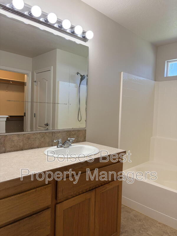 Building Photo - 1276 W Brown Trout Dr