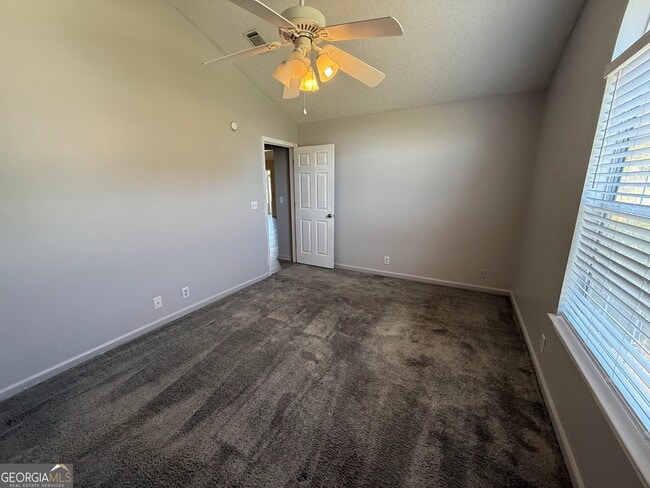 Building Photo - 115 Lake Wisteria Ct