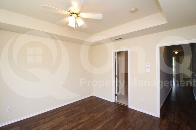 Building Photo - 2320 Hunters Run Dr