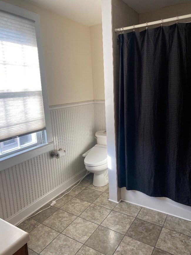 Building Photo - 213 E Glenside Ave