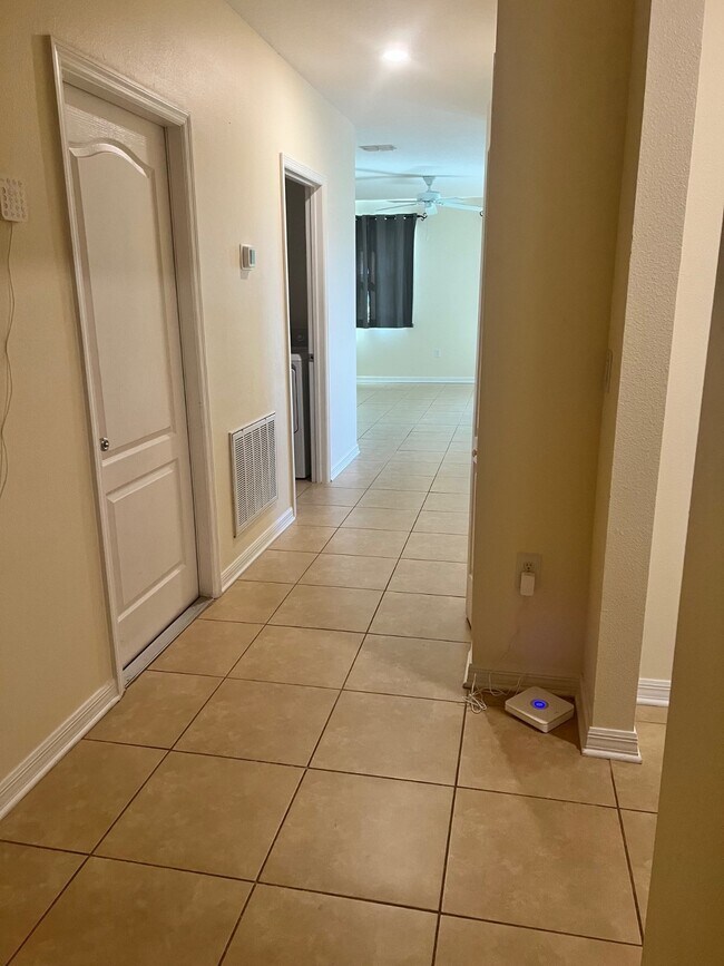 Building Photo - 3826 Wayfarer Wy