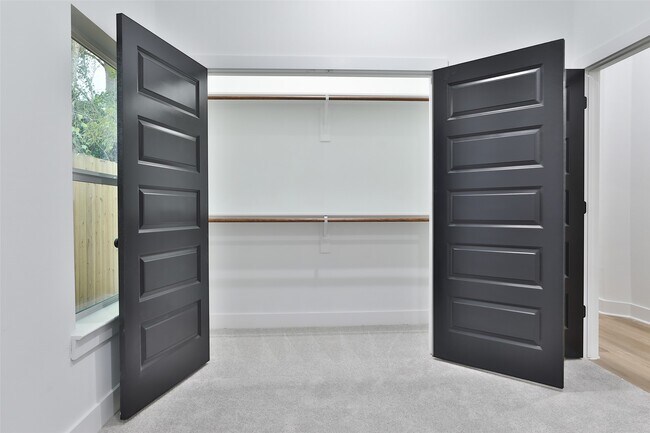 Building Photo - 8109 Bigwood St