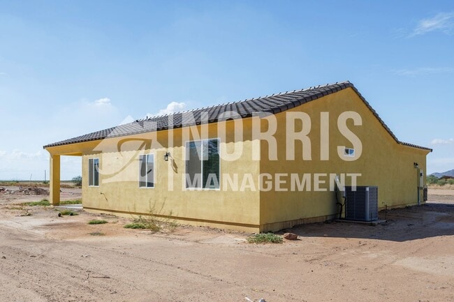 Building Photo - Beautiful Brand New Home with Block Wall