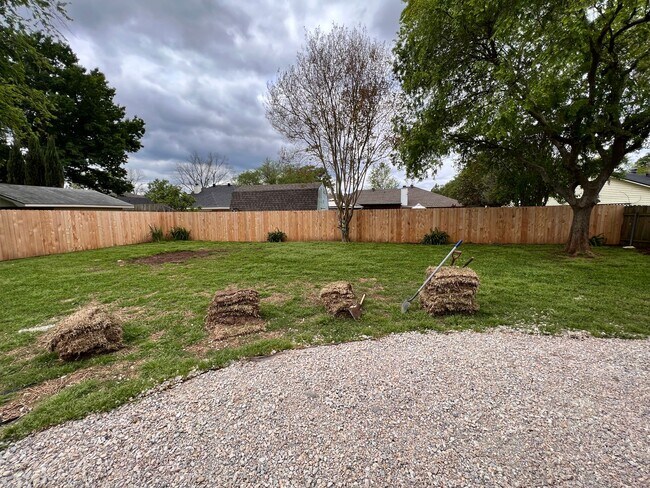 Building Photo - 7642 Chesapeake Dr