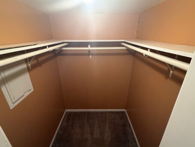 Building Photo - 2407 Bandera Dr