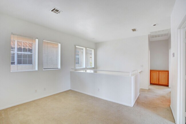 Building Photo - Beautiful 4-Bedroom Home in Gated Summerli...