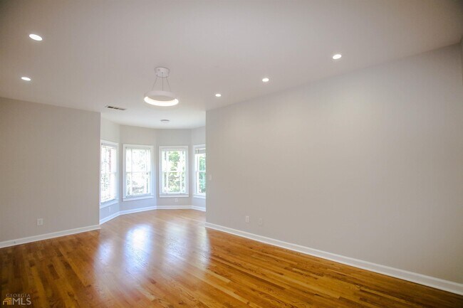 Building Photo - 1660 Briergate Dr