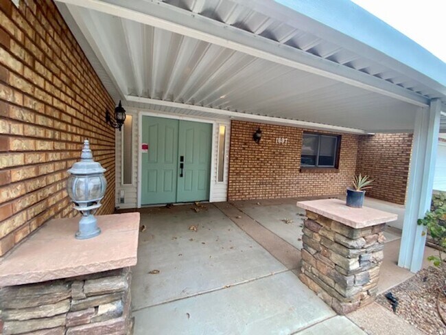 Building Photo - SPACIOUS HOME IN SANTA CLARA COMING SOON!