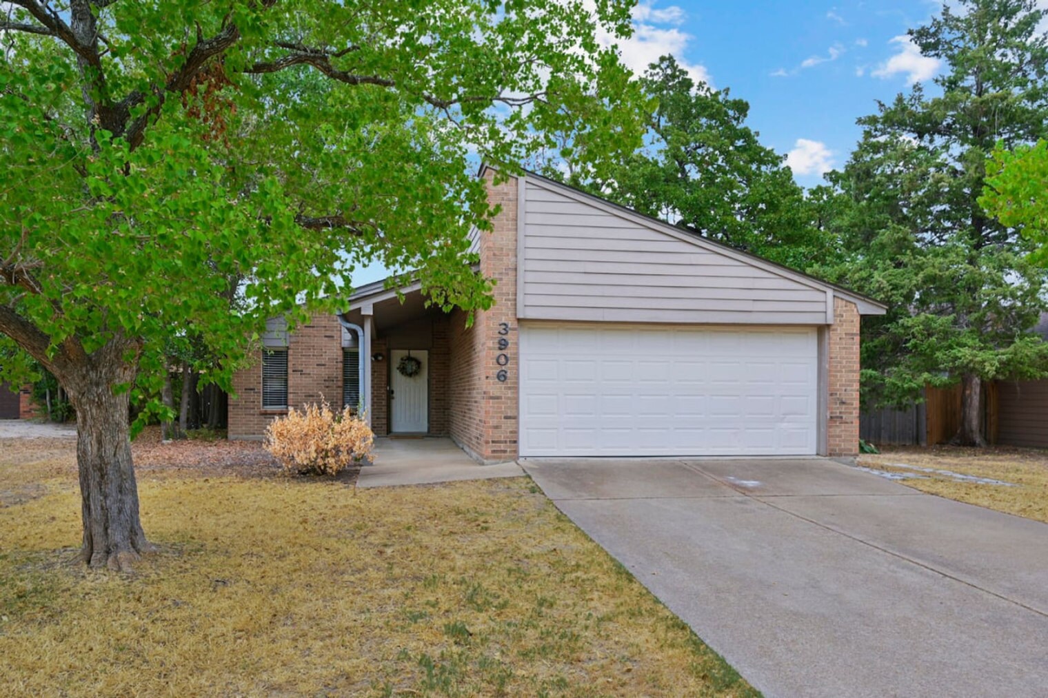 Building Photo - 3906 Sioux Cir