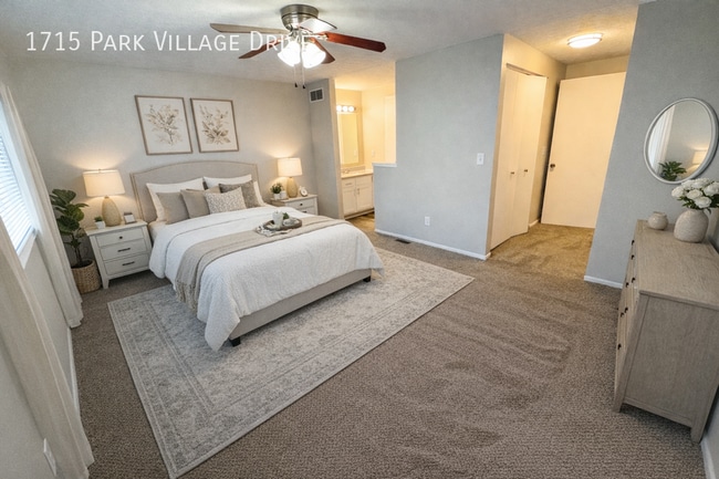 Building Photo - 1715 Park Village Dr
