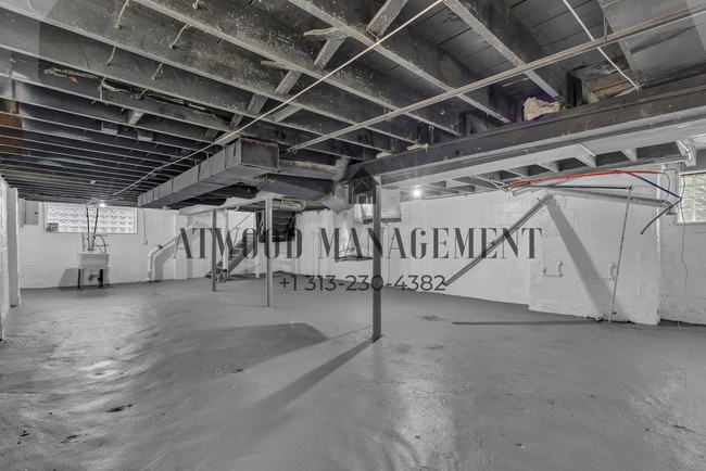 Building Photo - This beautifully updated 4-bedroom, 1-bath single-family home is ready for move-in!