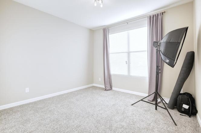 Building Photo - 814 W Santa Gertrudis Trail