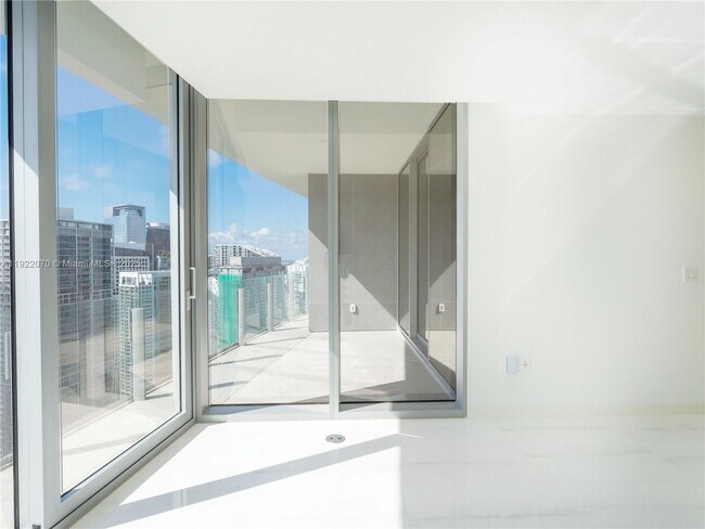 Building Photo - 300 Biscayne Blvd Way