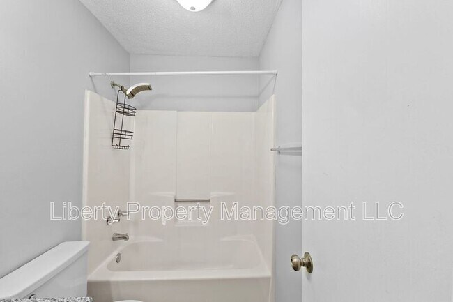 Building Photo - 512 Nottingham Dr