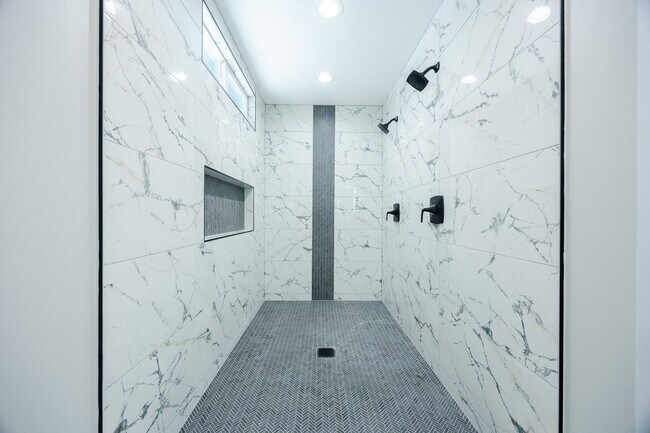 Building Photo - 3 Bedroom Unit in Keaau