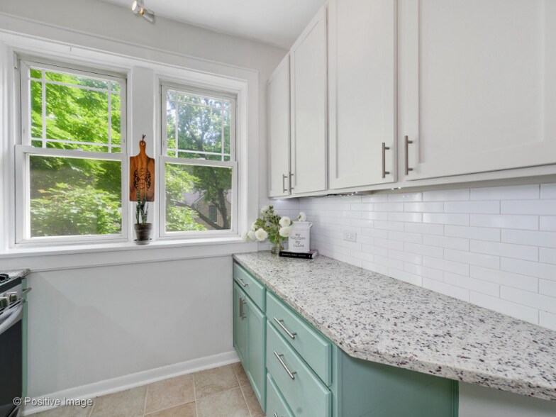 Building Photo - 2501 N Washtenaw Ave