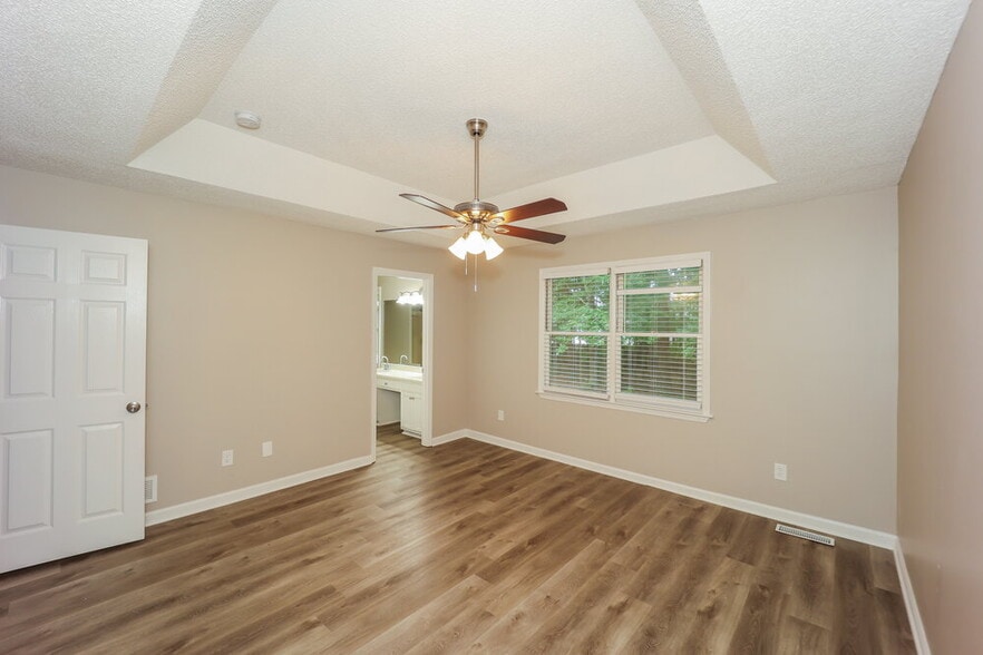 Building Photo - 1604 Carriage Hills Dr