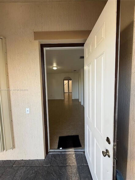 Building Photo - 9248 SW 170th Pl