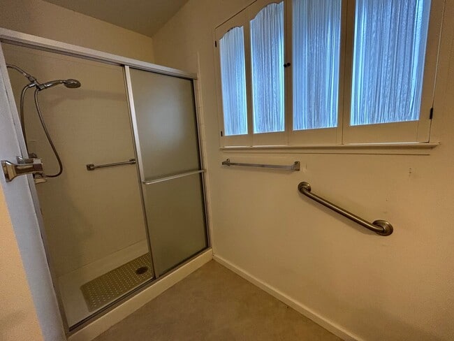 Building Photo - Charming 3bd/2ba Golf Course in Oakmont!