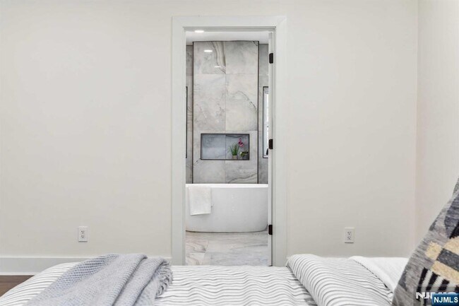 Building Photo - 648 East St