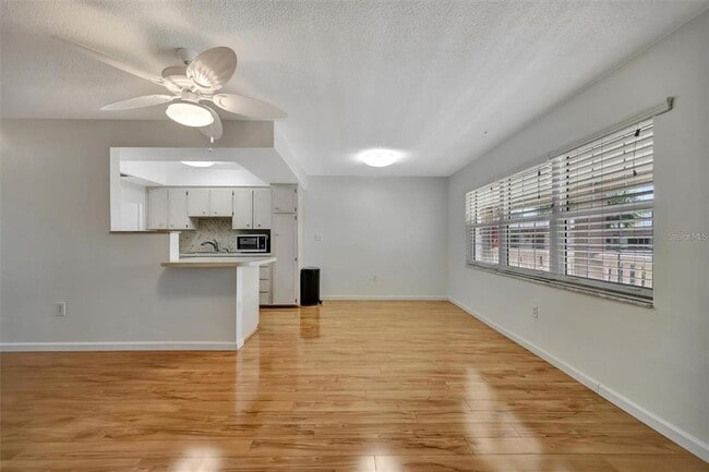 Building Photo - 650 Pinellas Point Dr S