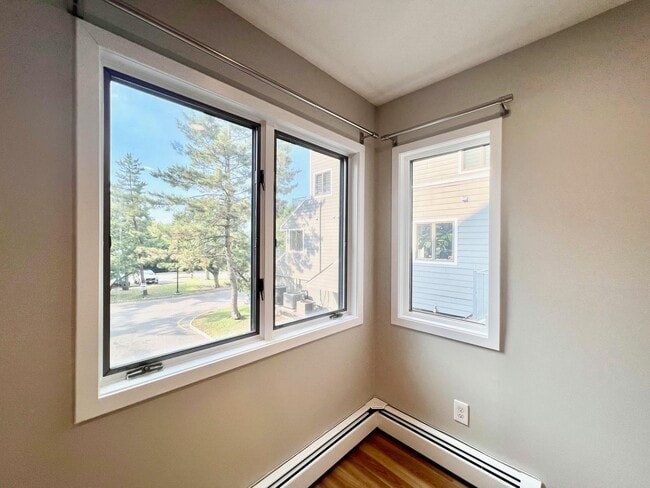 Building Photo - 4C Cove Ln