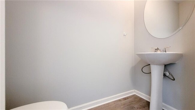 Building Photo - 2566 Piering Dr