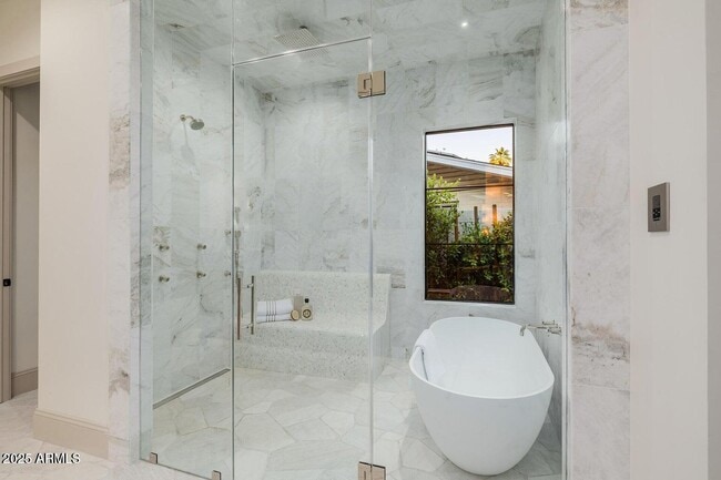 Building Photo - 3301 E Elm St