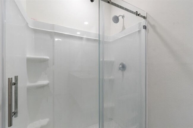 Building Photo - 5667 Chorleywood Ln