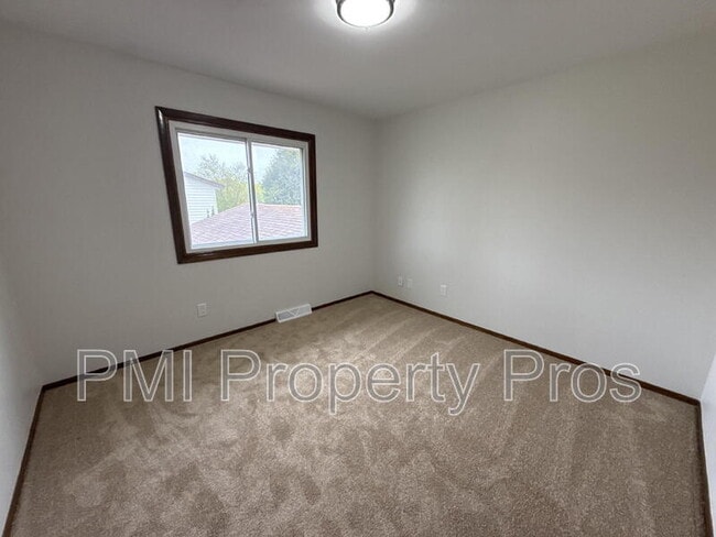 Building Photo - 8150 S 88th St
