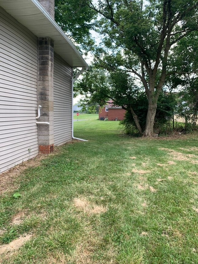 Building Photo - Madison Rental