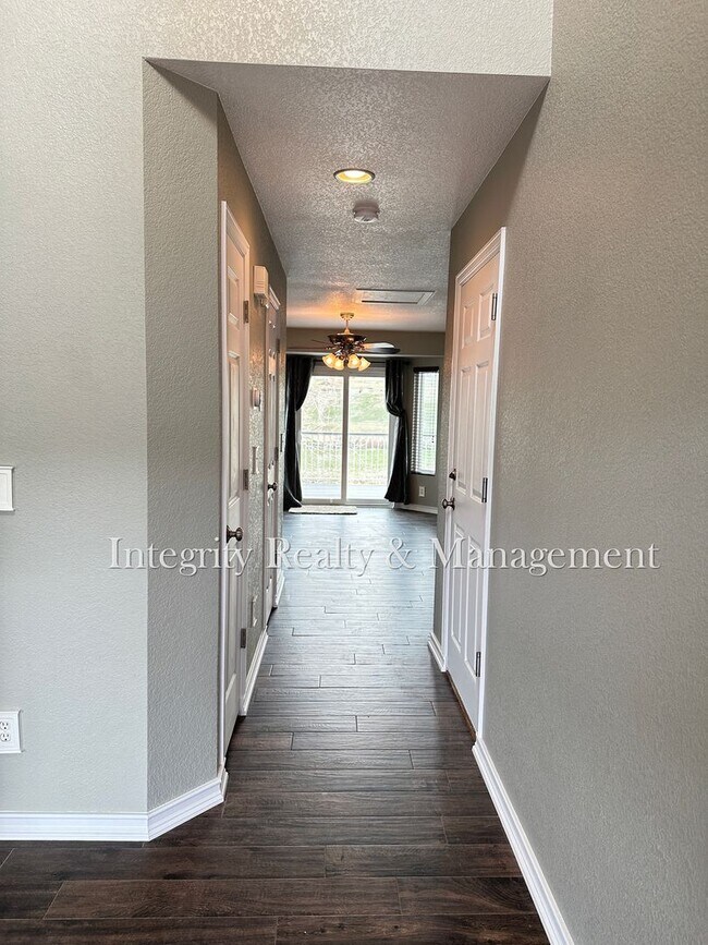 Building Photo - 7402 Eagle Rock Dr