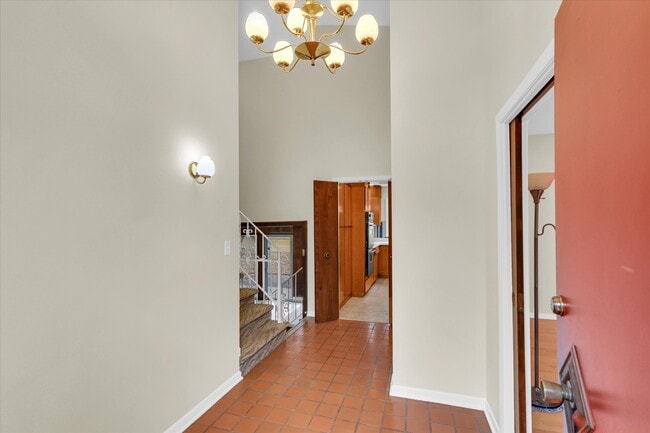 Building Photo - 1803 Golfview Dr