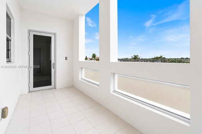 Building Photo - 455 E Palmetto Park Rd