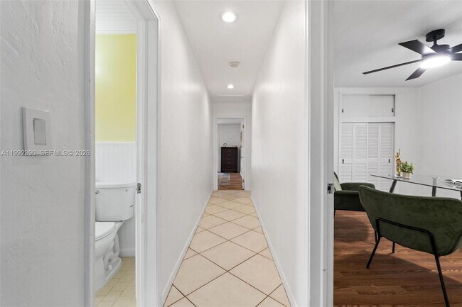 Building Photo - 1443 Hollywood Blvd