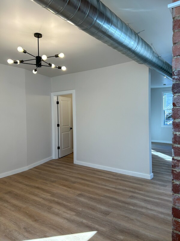 Building Photo - 3206 Dobson St