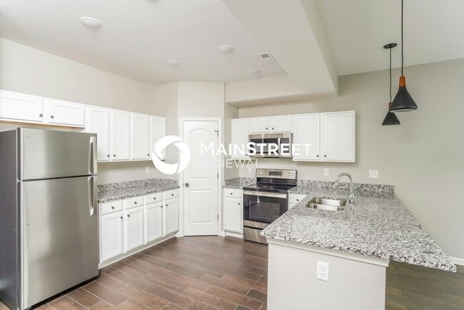 Building Photo - 3 Bedroom Pet-Friendly Home in Jeffersonville, IN with Main Street Renewal