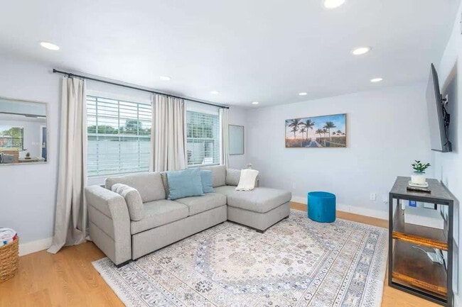 Building Photo - 3762 Catalina Rd