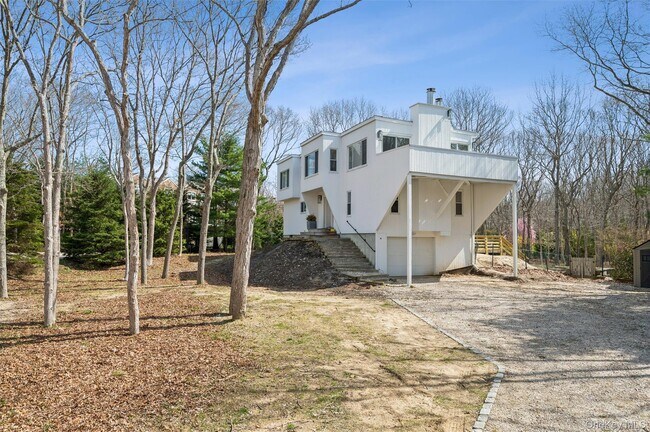 Building Photo - 14 Old Trail Rd