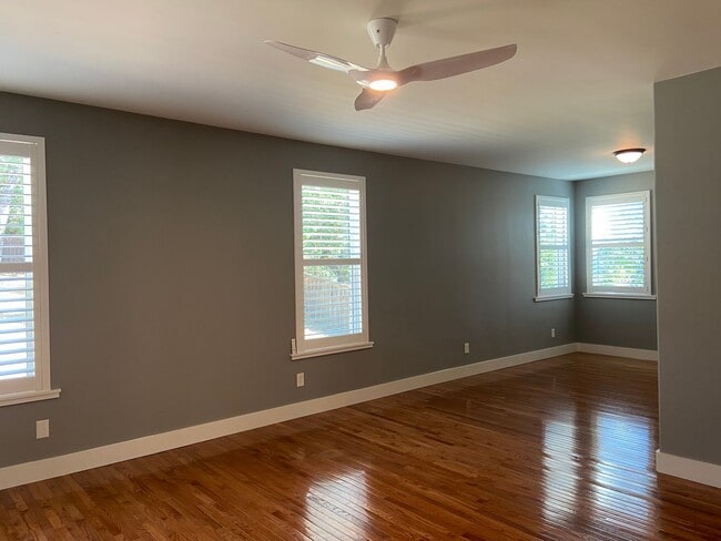 Building Photo - Beautifully remodeled 3 Bdrm+Master retrea...