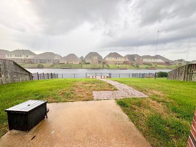 Building Photo - Water-deck 4 beds rental home in Missouri ...