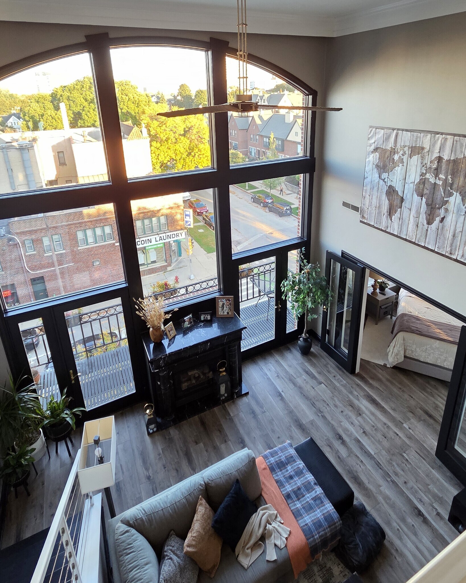 Building Photo - 1515 N Van Buren St