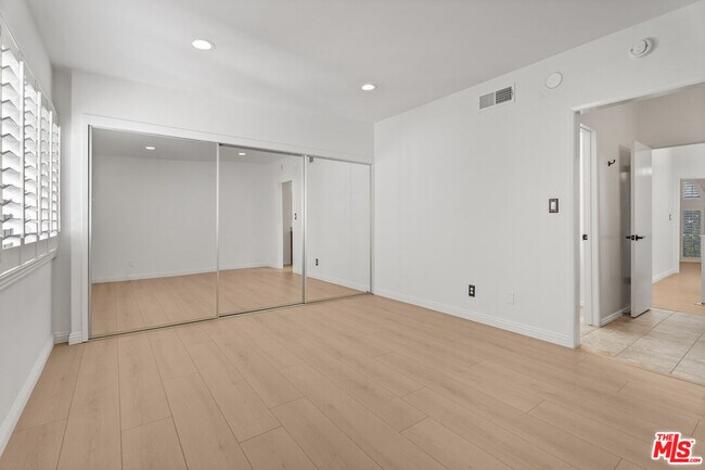 Building Photo - 1850 Midvale Ave