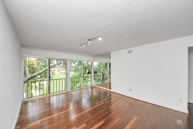 Building Photo - 5050 Ambassador Way