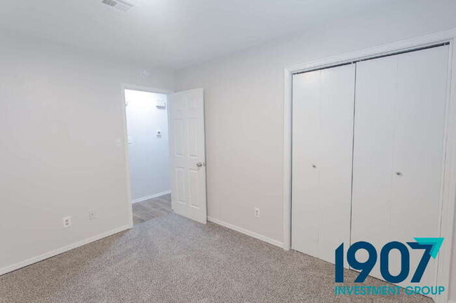 Building Photo - Stunning, Fully Remodeled 3-Bed, 2-Bath Ho...