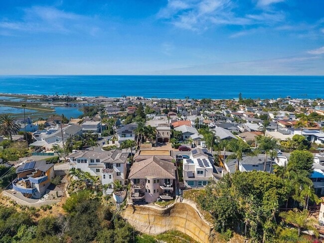 Building Photo - 2483 Oxford Ave