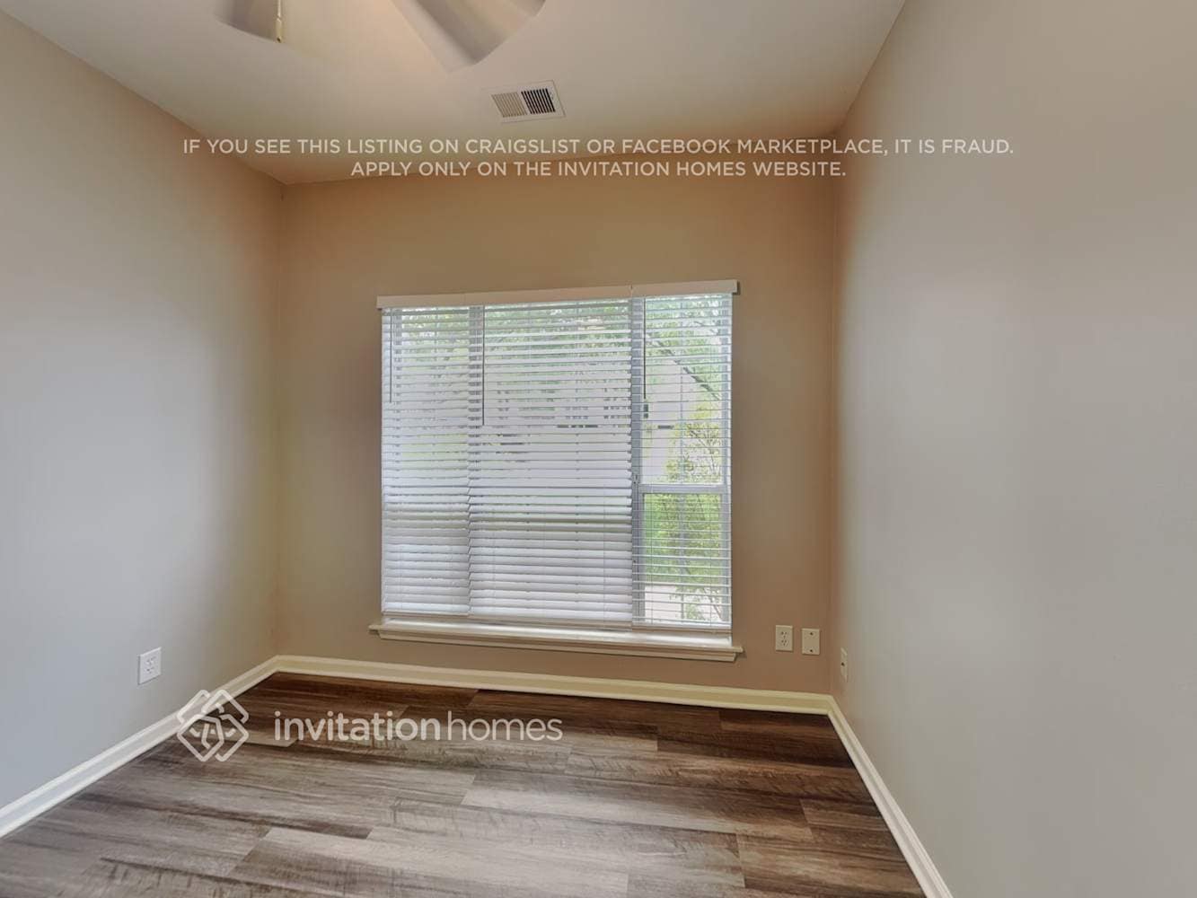 Building Photo - 594 Viking Pl SW